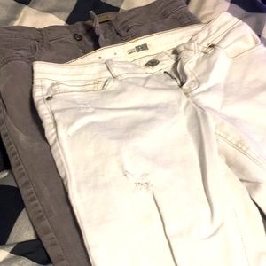 Two pars of jeans🦋